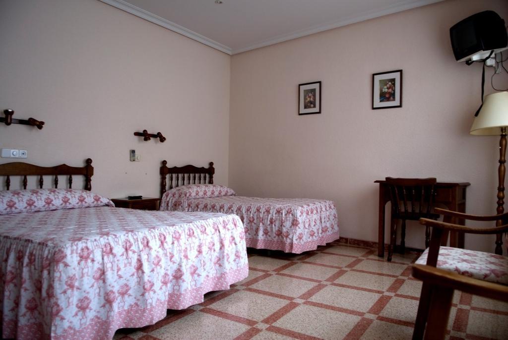 Hostal San Poul Consuegra Ruang foto
